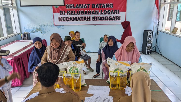 Kelurahan Losari Salurkan Bantuan Sosial bagi Keluarga Penerima Manfaat