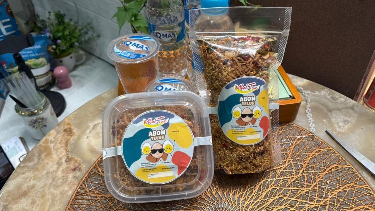 Dari Kepedulian ke Peluang: Bu Indah Sukses Kembangkan “Mbah Tun Abon Telur”